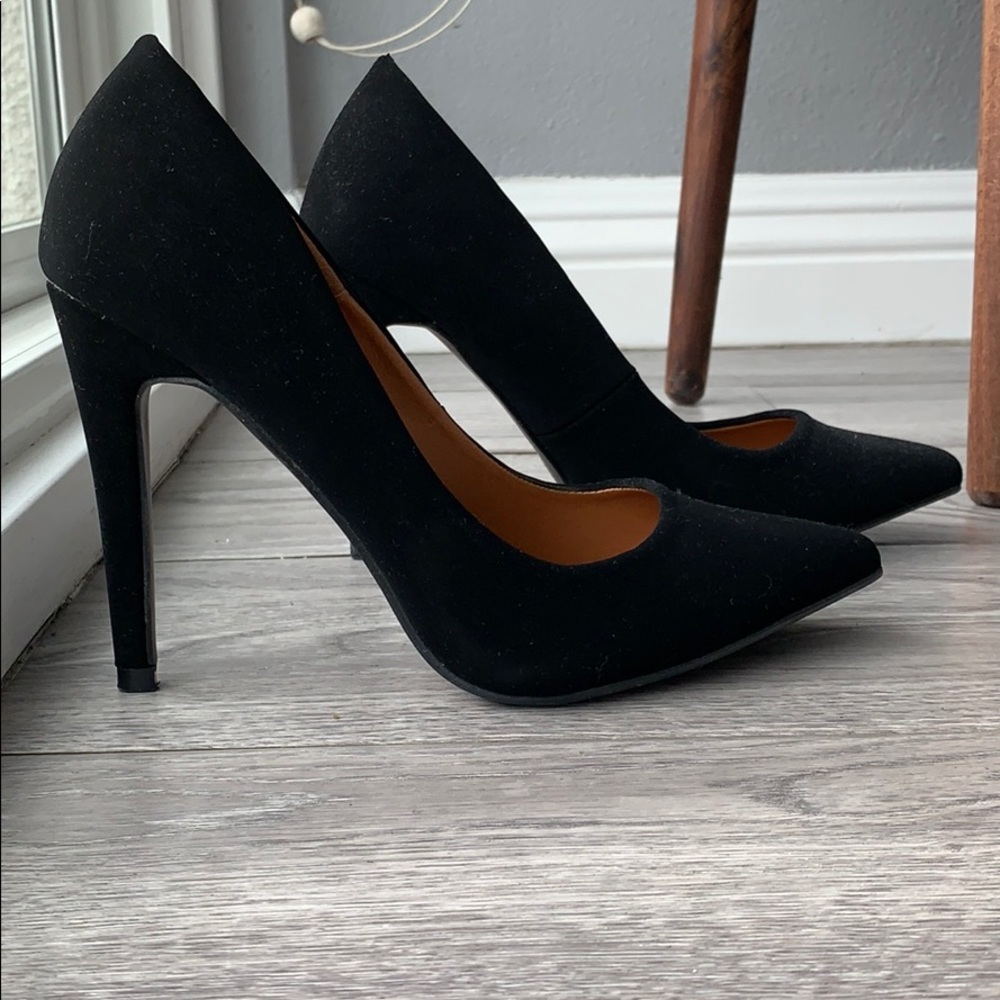 Size 6 black 4 inch heels